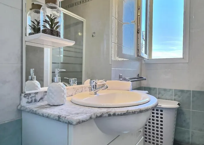 Le Reflet Des Lueurs - Wifi - Near Station - Air Conditioning Αλμπί